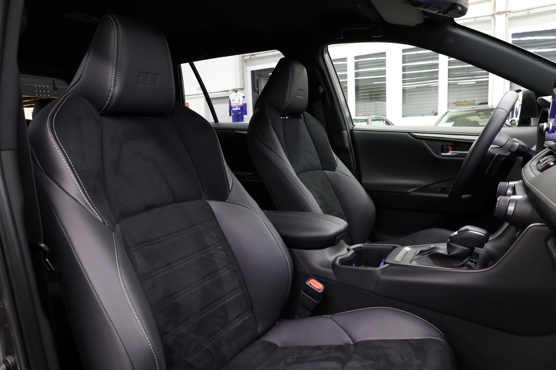 TOYOTA RAV-4 2.5 HEV GR Sport e-CVT 4WD-image-16