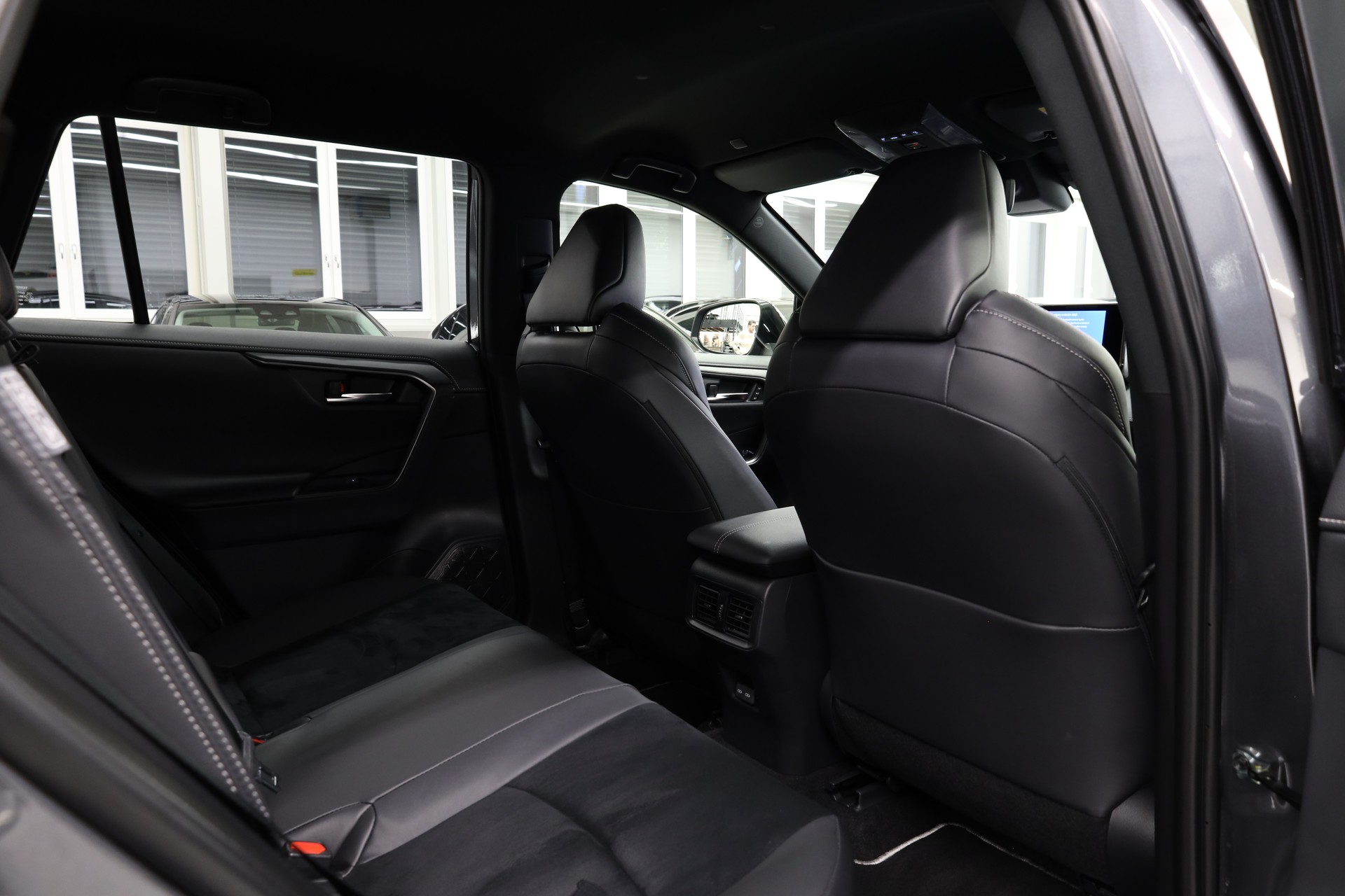 TOYOTA RAV-4 2.5 HEV GR Sport e-CVT 4WD-image-26