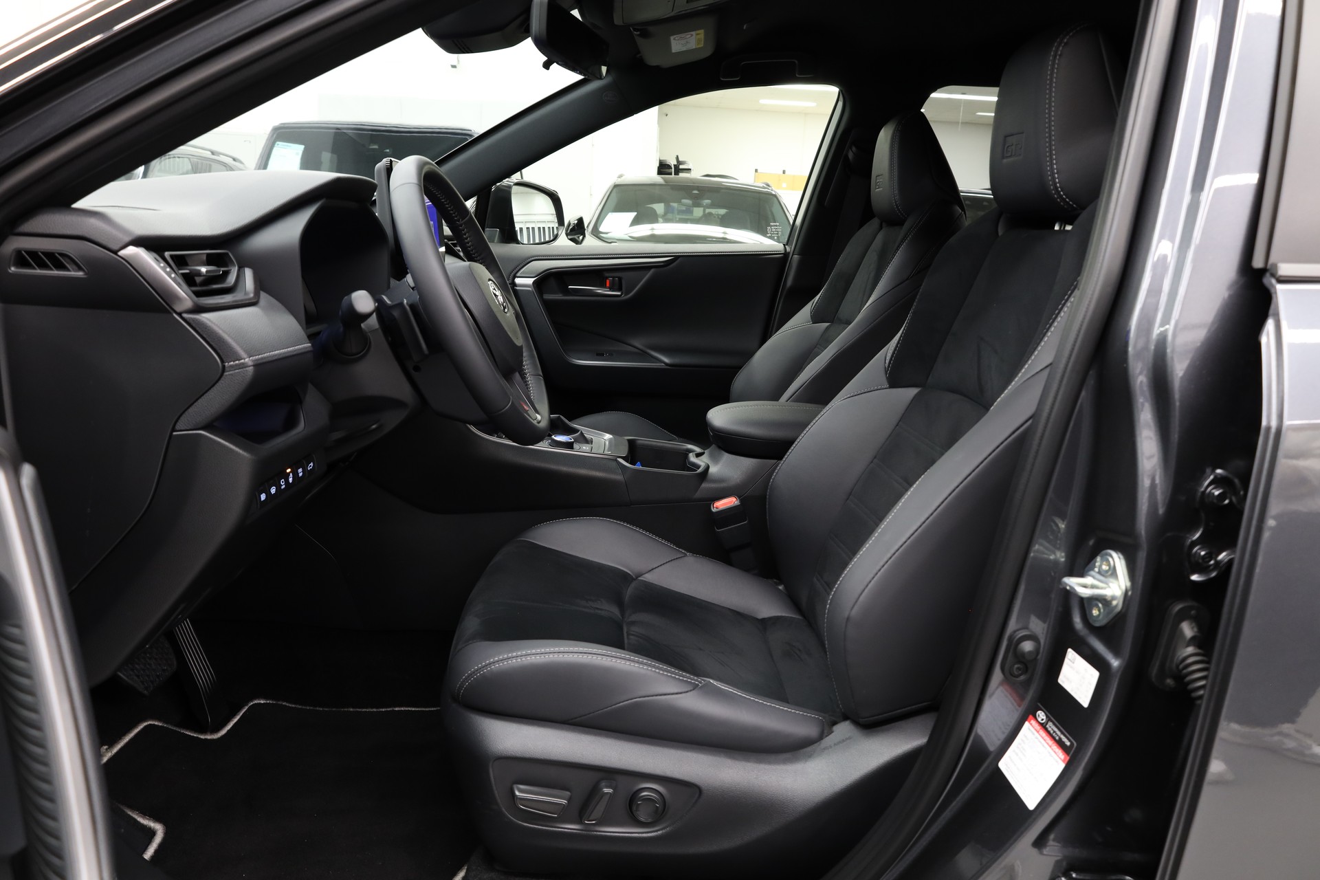 TOYOTA RAV-4 2.5 HEV GR Sport e-CVT 4WD-image-14