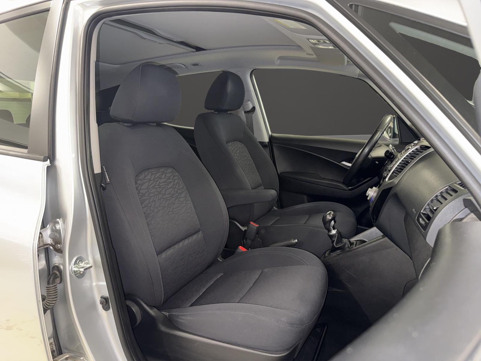HYUNDAI iX20 1.6 Premium-image-7
