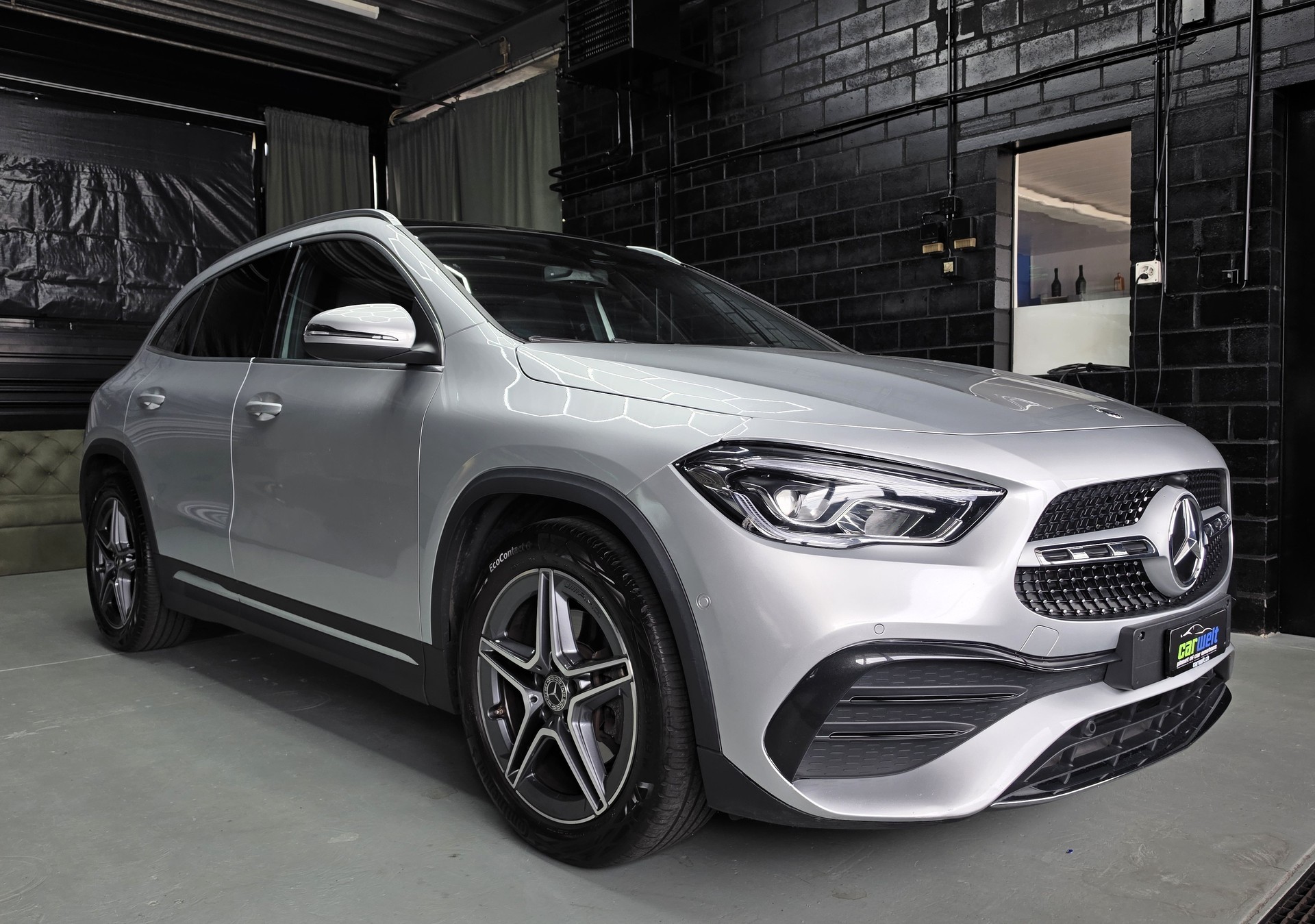 MERCEDES-BENZ GLA 250 AMG Line 4matic-image-0