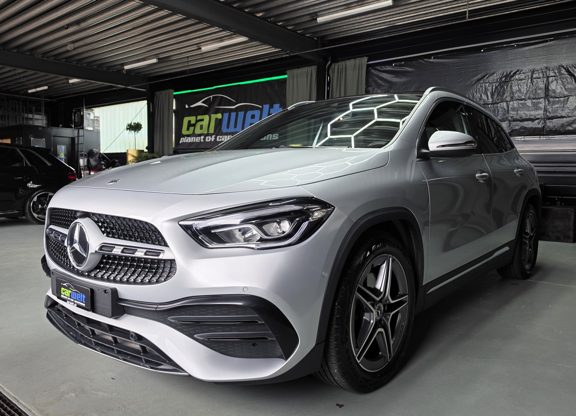 MERCEDES-BENZ GLA 250 AMG Line 4matic-image-6