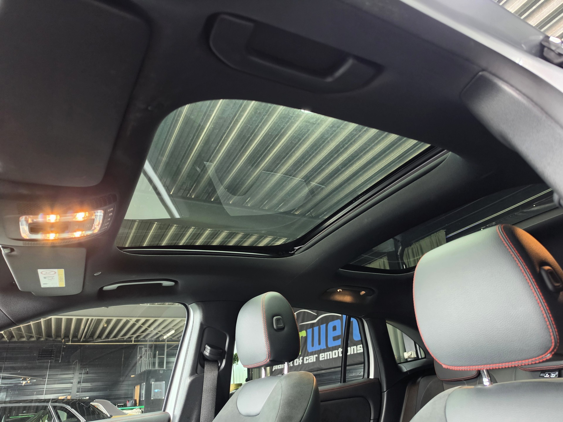 MERCEDES-BENZ GLA 250 AMG Line 4matic-image-15