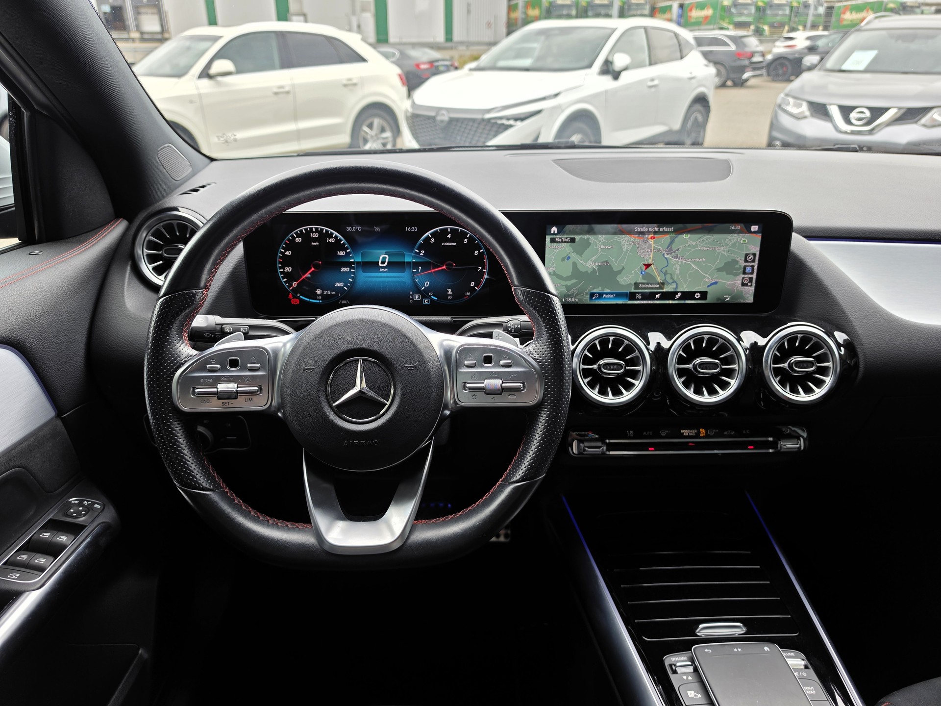 MERCEDES-BENZ GLA 250 AMG Line 4matic-image-10