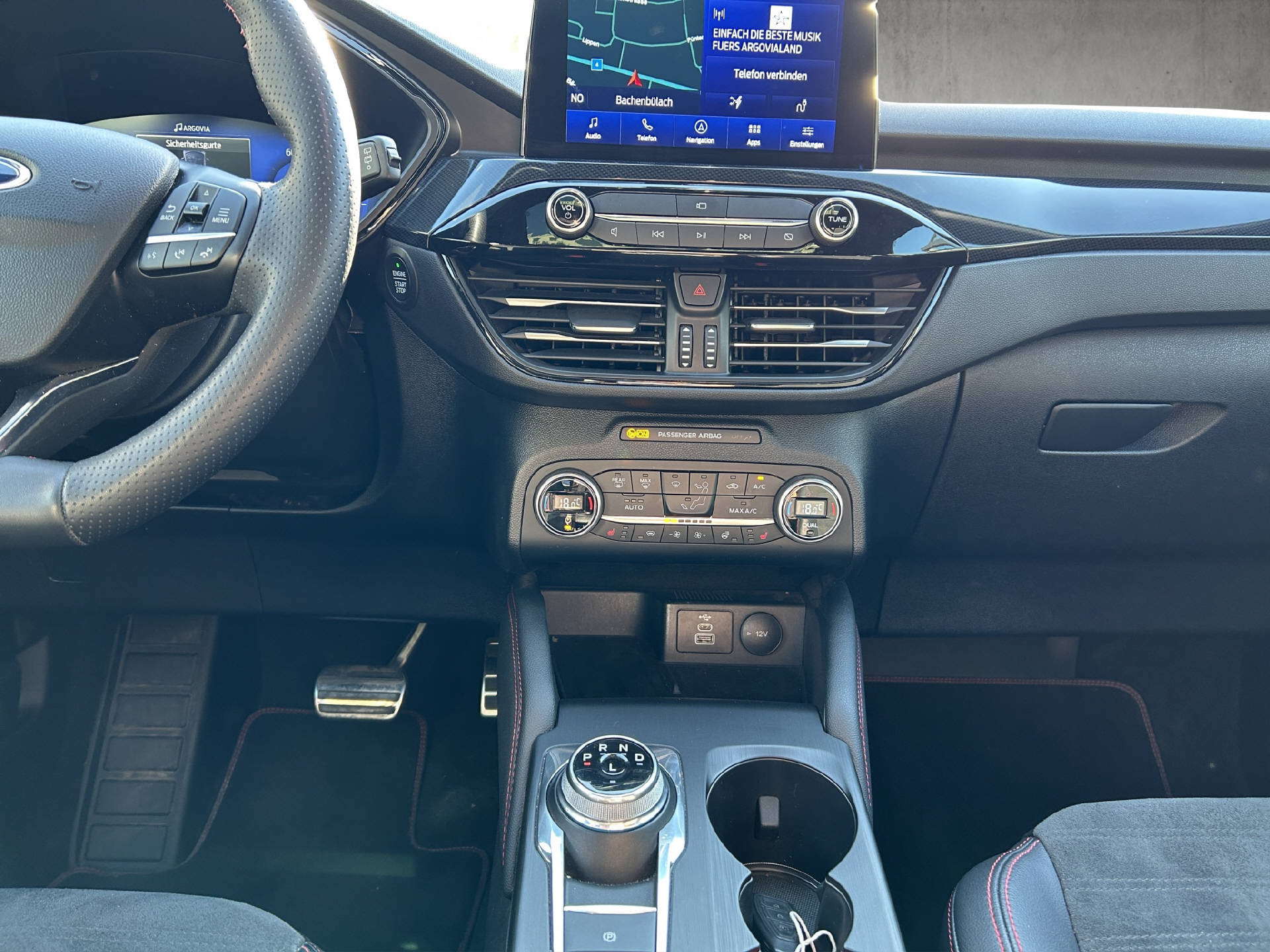 FORD Kuga 2.5 Plug-in Hybrid ST-Line X-image-15