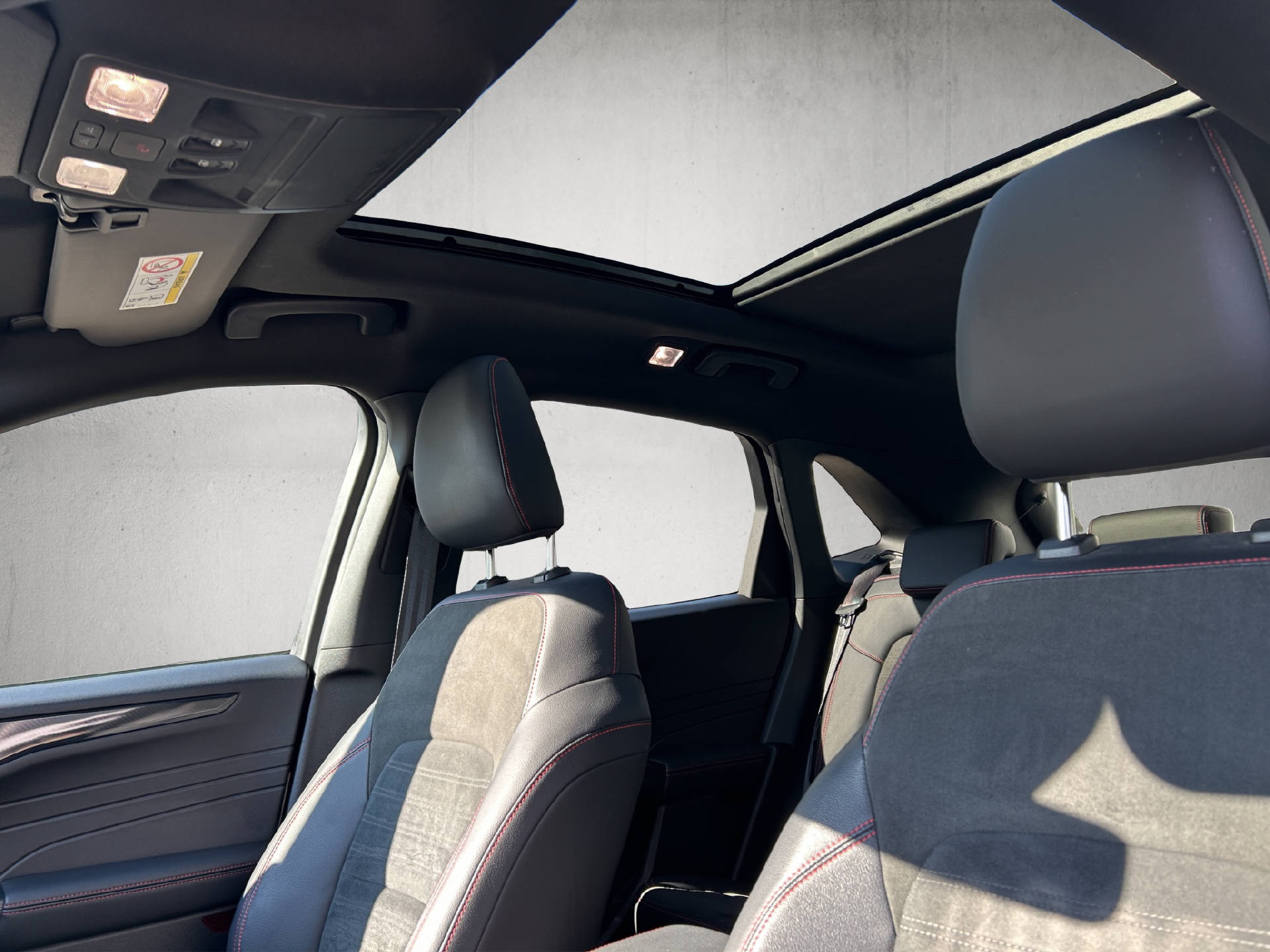 FORD Kuga 2.5 Plug-in Hybrid ST-Line X-image-26