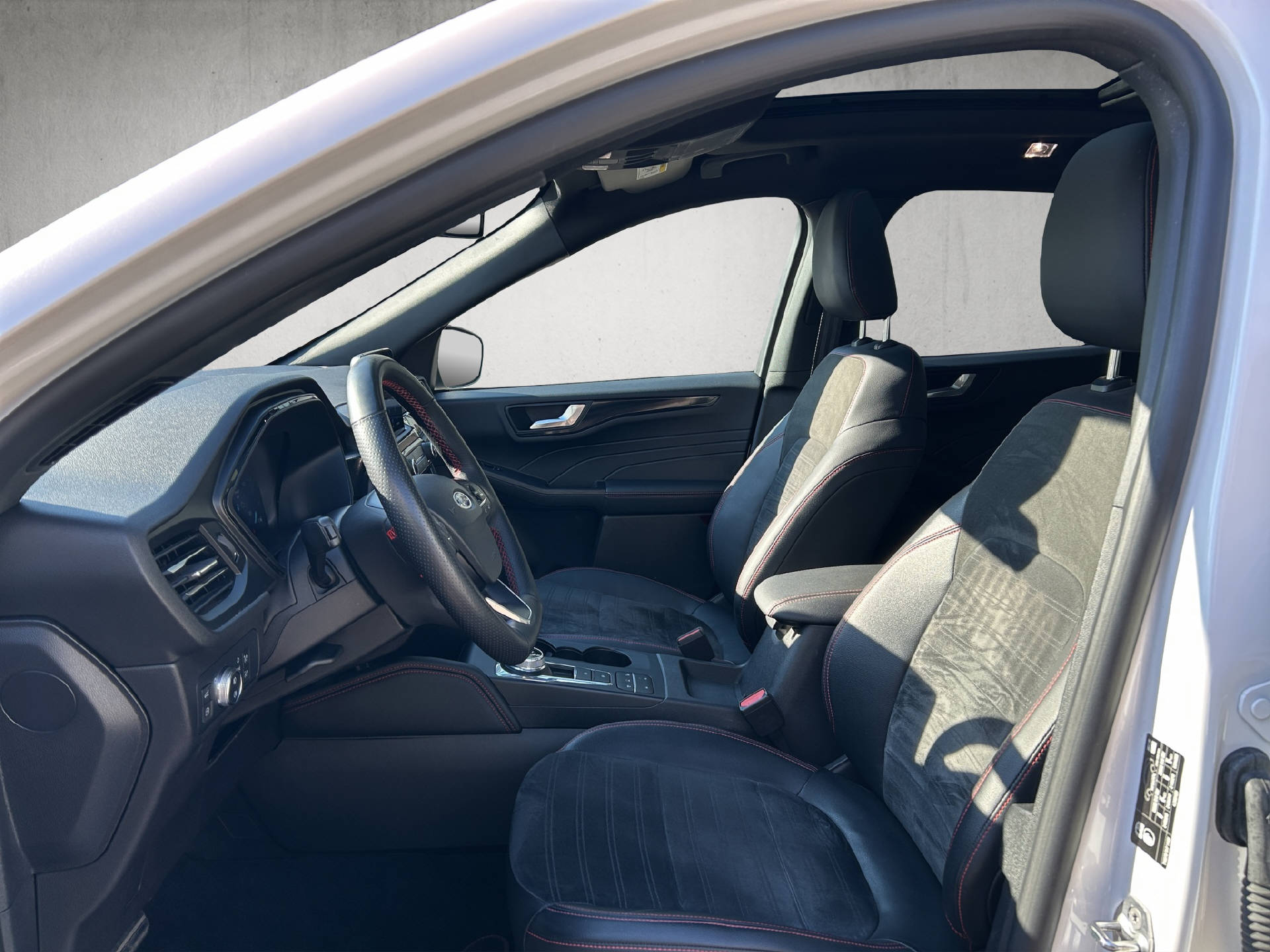 FORD Kuga 2.5 Plug-in Hybrid ST-Line X-image-9
