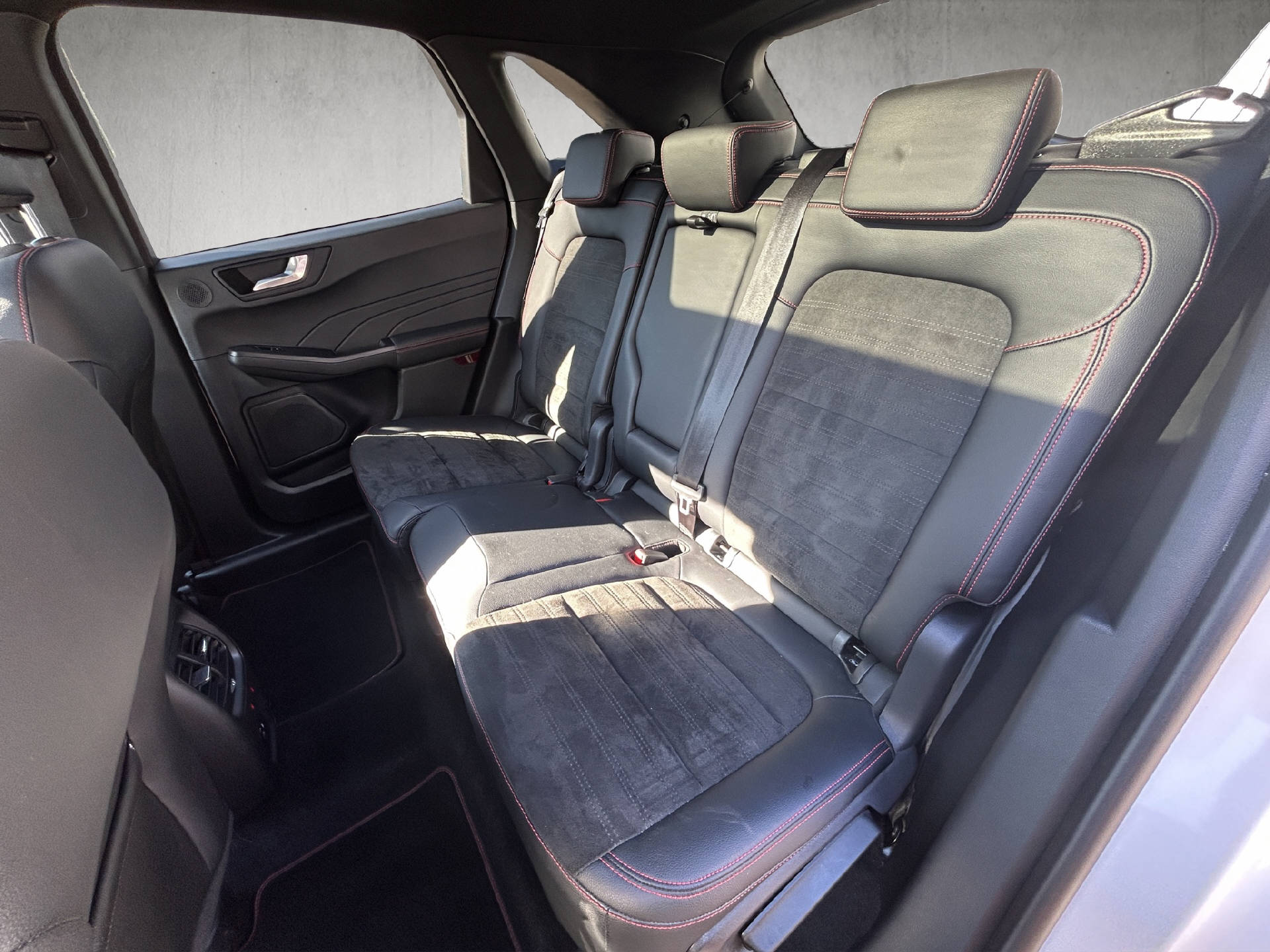 FORD Kuga 2.5 Plug-in Hybrid ST-Line X-image-13