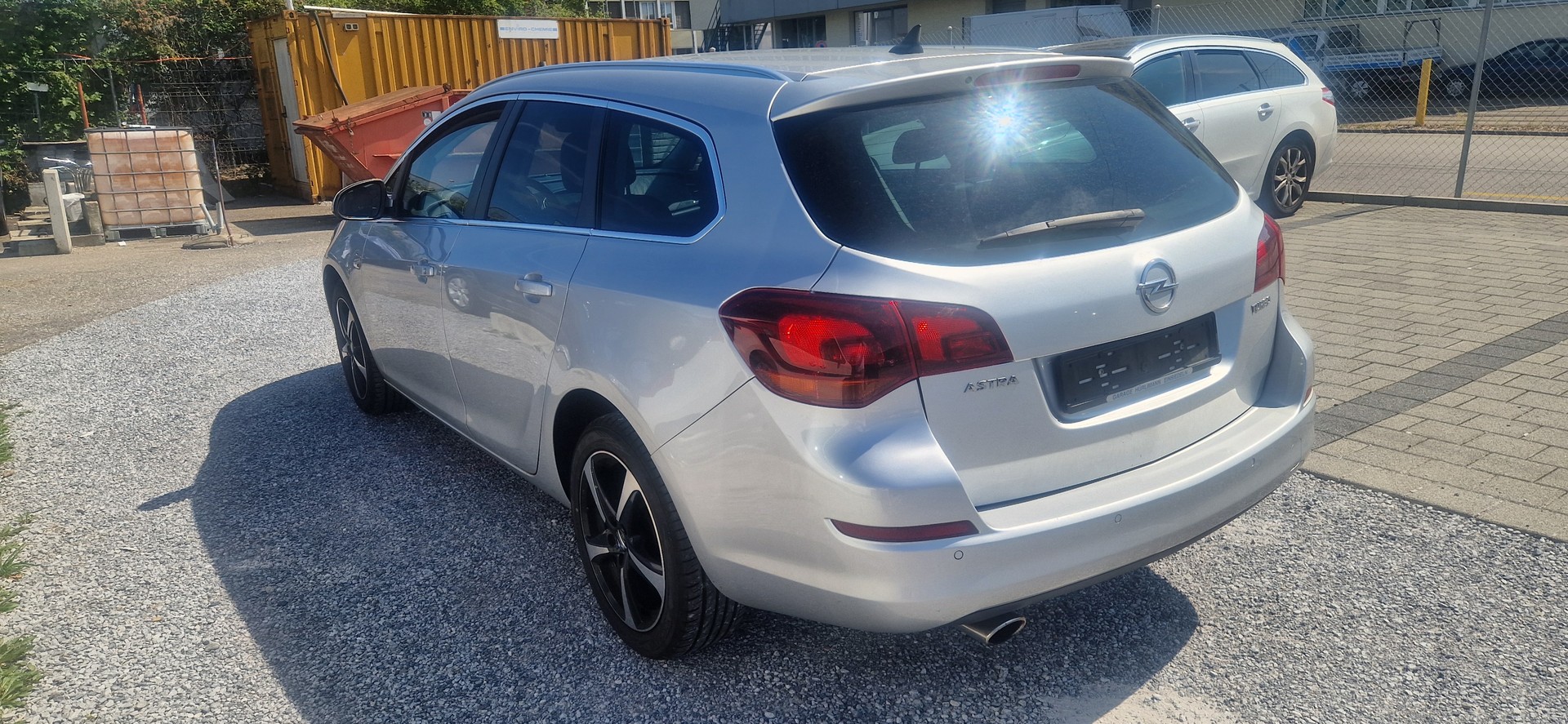 OPEL Astra SportsTourer 1.4i 16V Turbo Sport Automatic-image-5