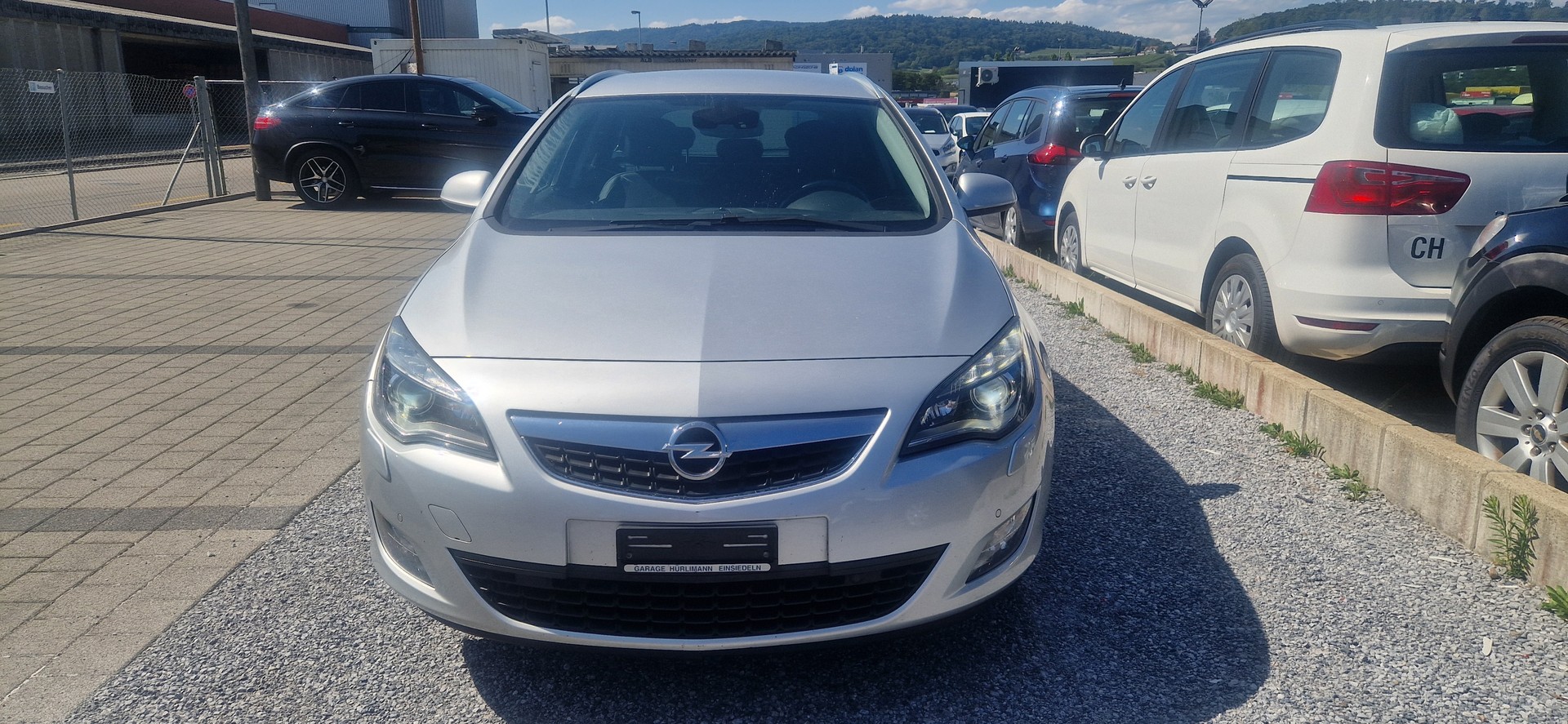 OPEL Astra SportsTourer 1.4i 16V Turbo Sport Automatic-image-2