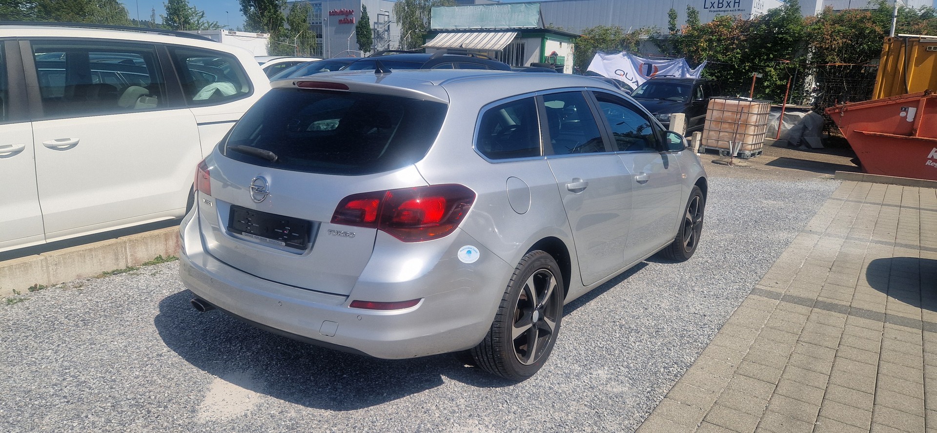 OPEL Astra SportsTourer 1.4i 16V Turbo Sport Automatic-image-4