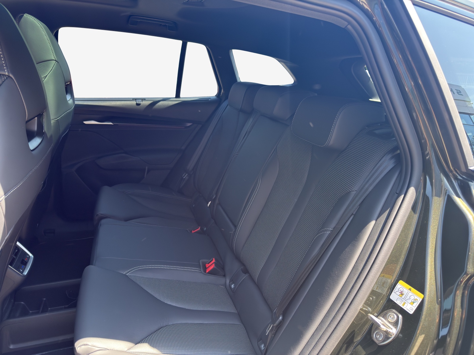 SKODA Enyaq 4x4 RS-image-11