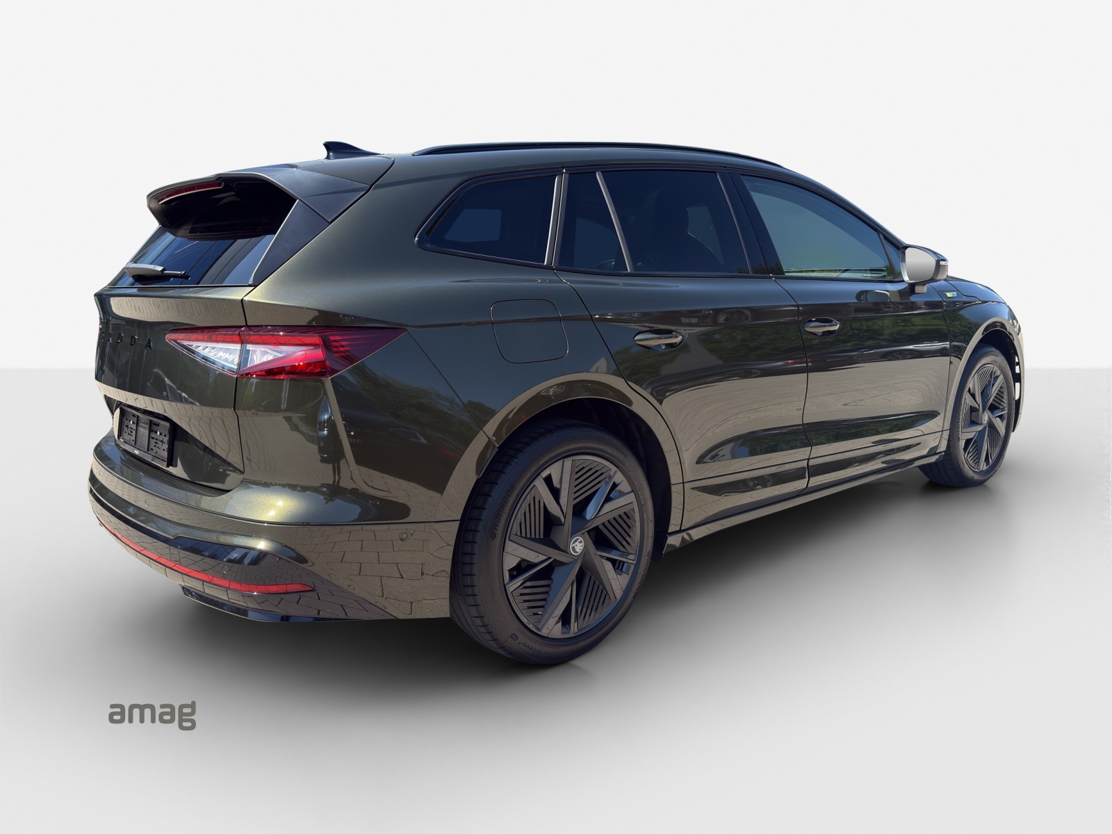 SKODA Enyaq 4x4 RS-image-4