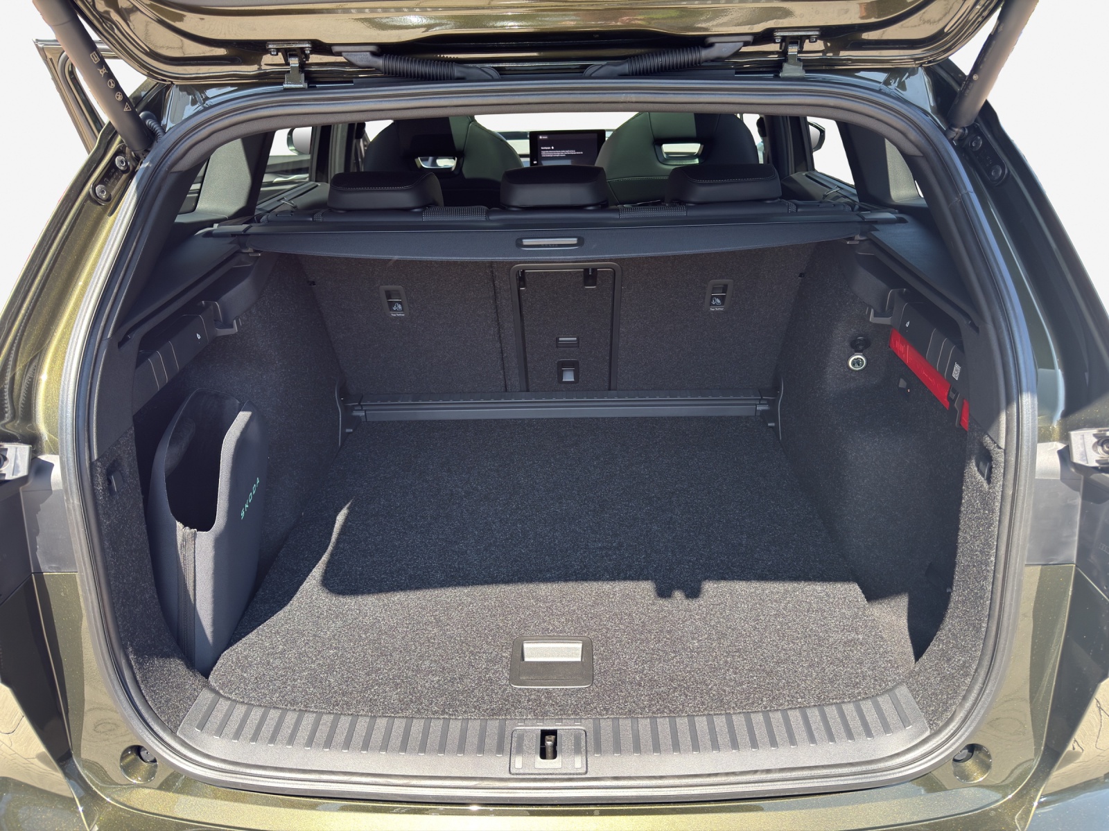 SKODA Enyaq 4x4 RS-image-12