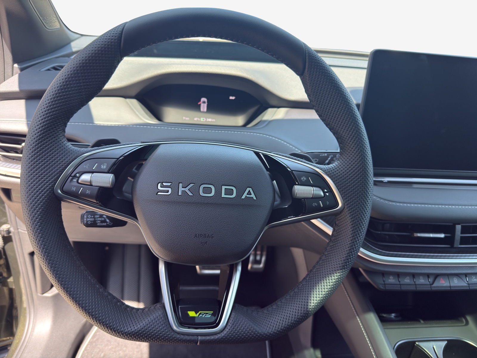 SKODA Enyaq 4x4 RS-image-9