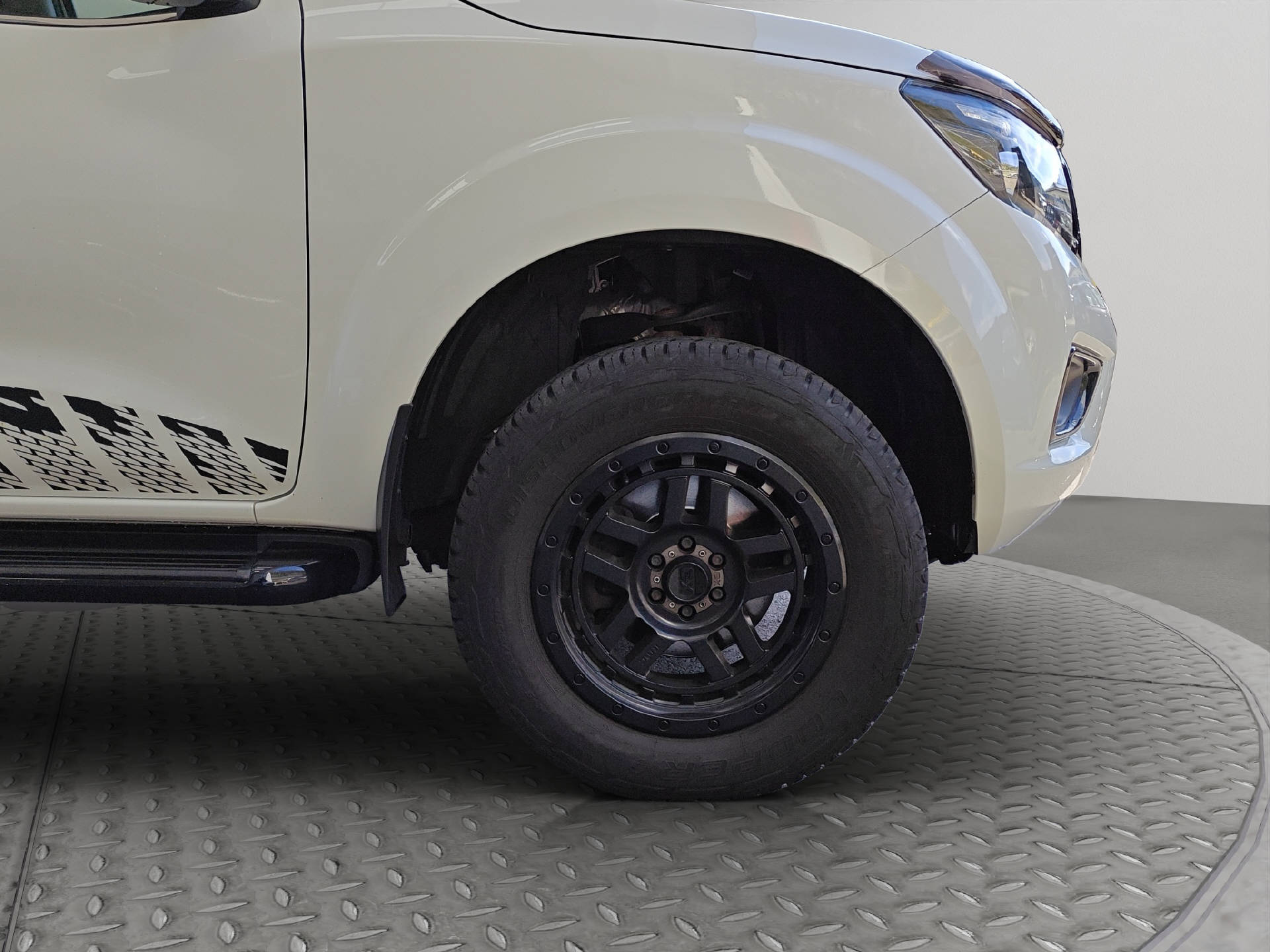 NISSAN Navara 2.3 dCi Double Cab N-Guard-image-12