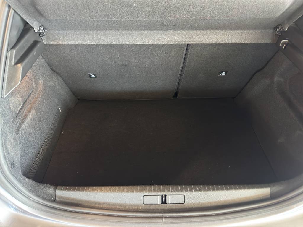 PEUGEOT 208 1.2 PureTech Allure Pack EAT8-image-11