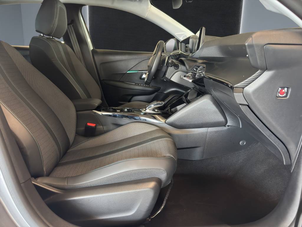 PEUGEOT 208 1.2 PureTech Allure Pack EAT8-image-10