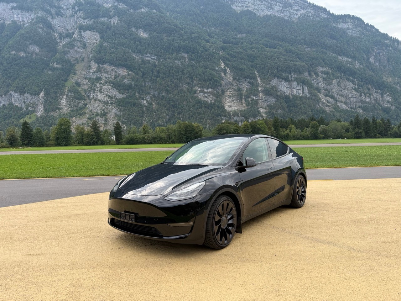 TESLA Model Y Performance-image-4