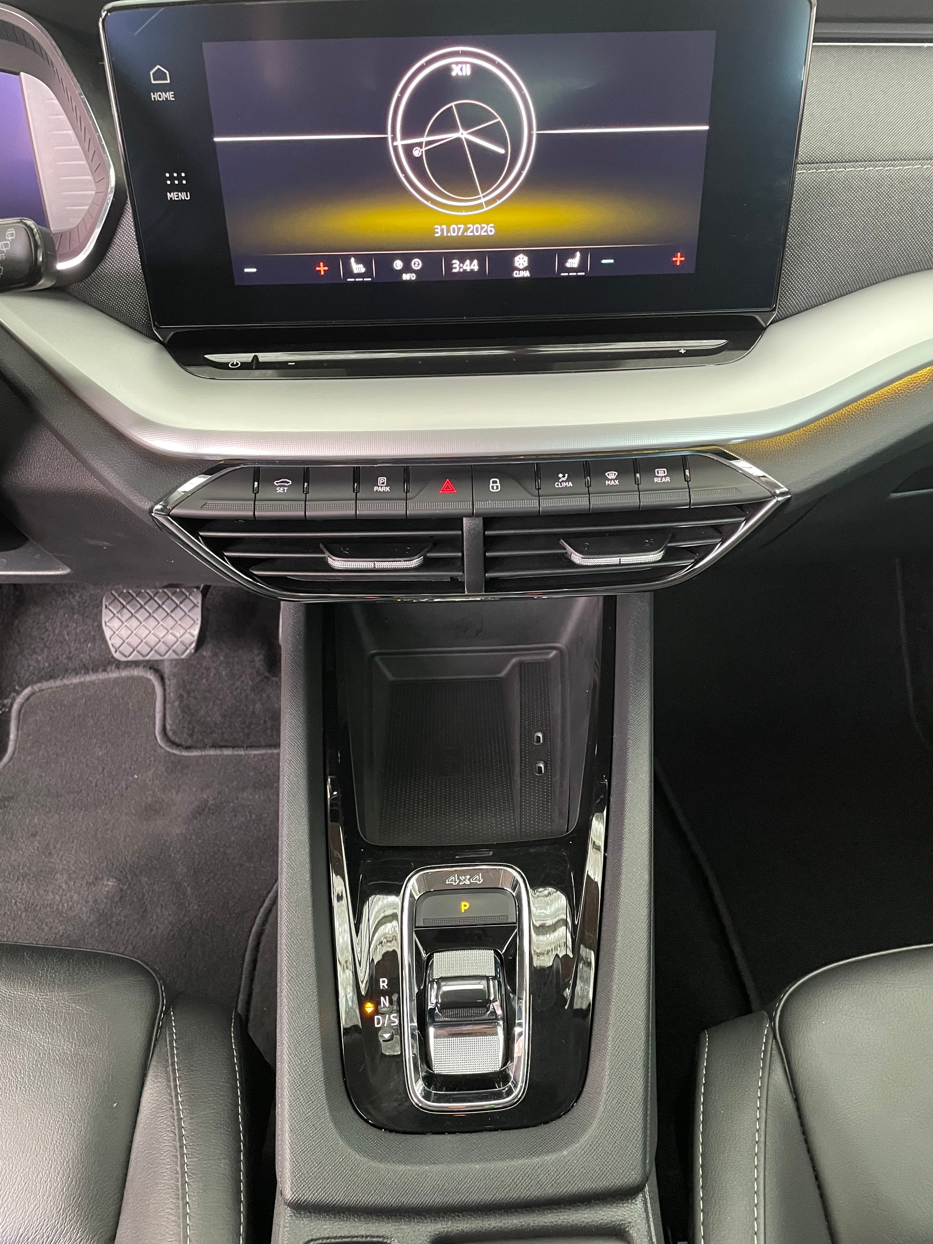 SKODA Octavia Combi 2.0 TDI DSG Style 4x4-image-10