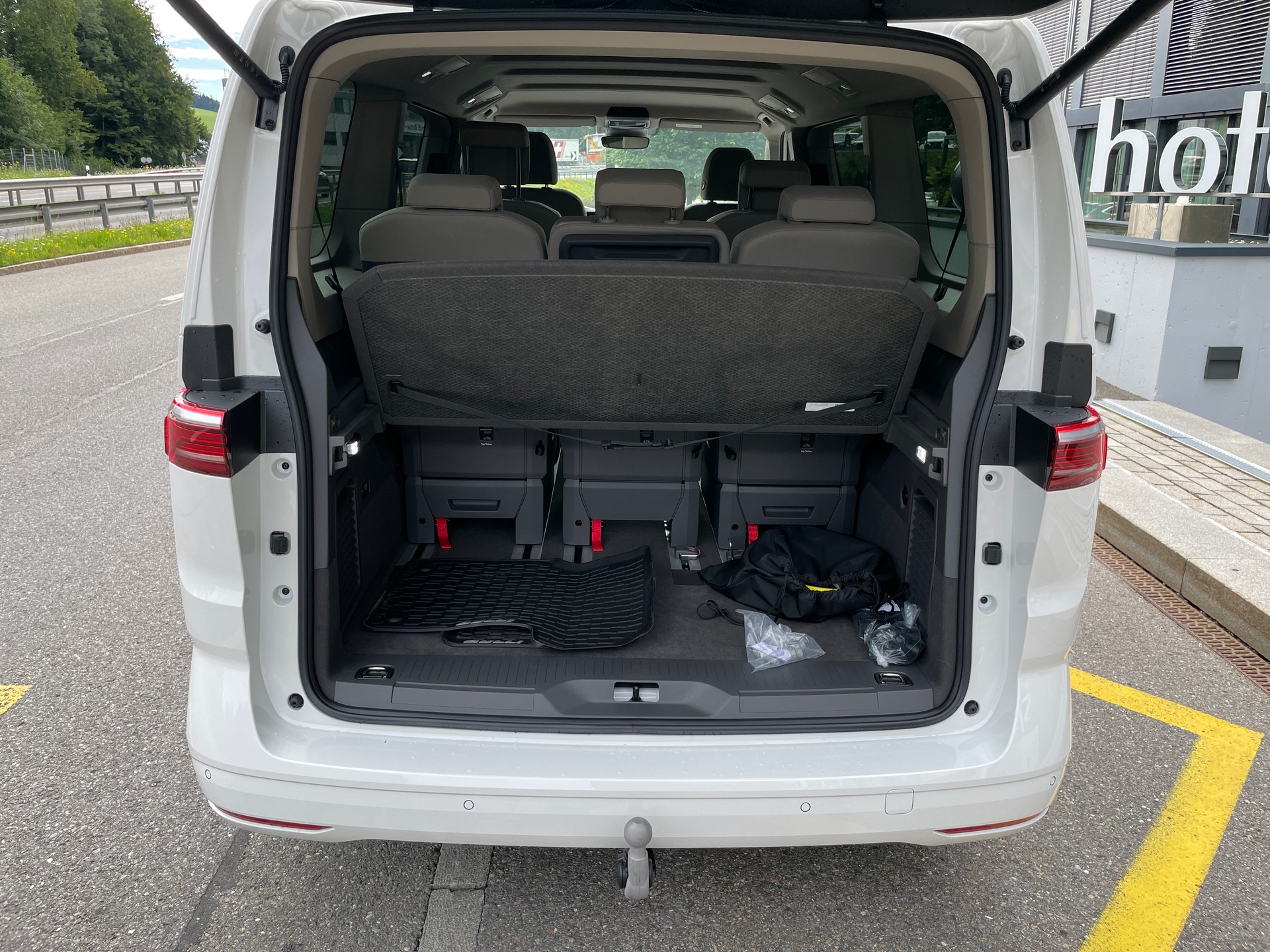 VW Multivan 1.5 eHybrid Life Lang 4Motion DSG, 7-Sitzer-image-10