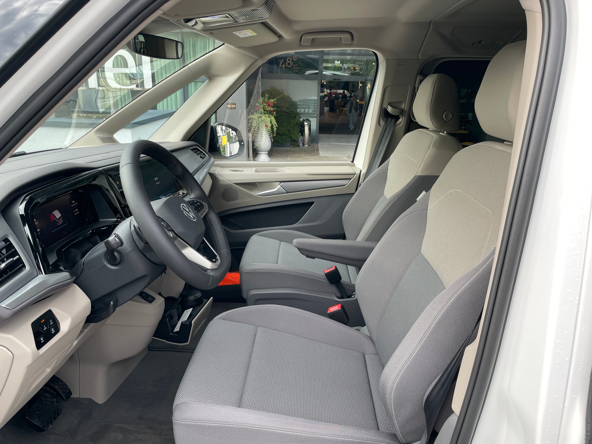 VW Multivan 1.5 eHybrid Life Lang 4Motion DSG, 7-Sitzer-image-17