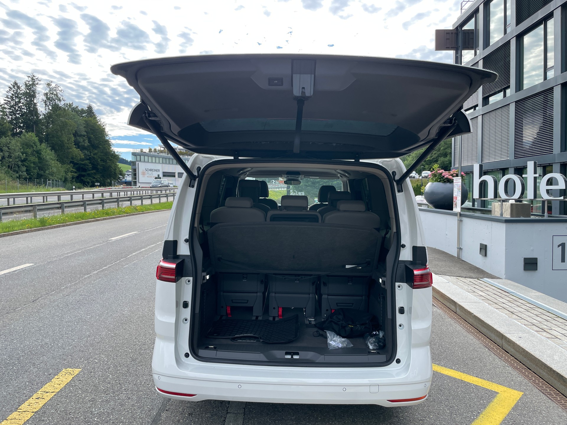 VW Multivan 1.5 eHybrid Life Lang 4Motion DSG, 7-Sitzer-image-6