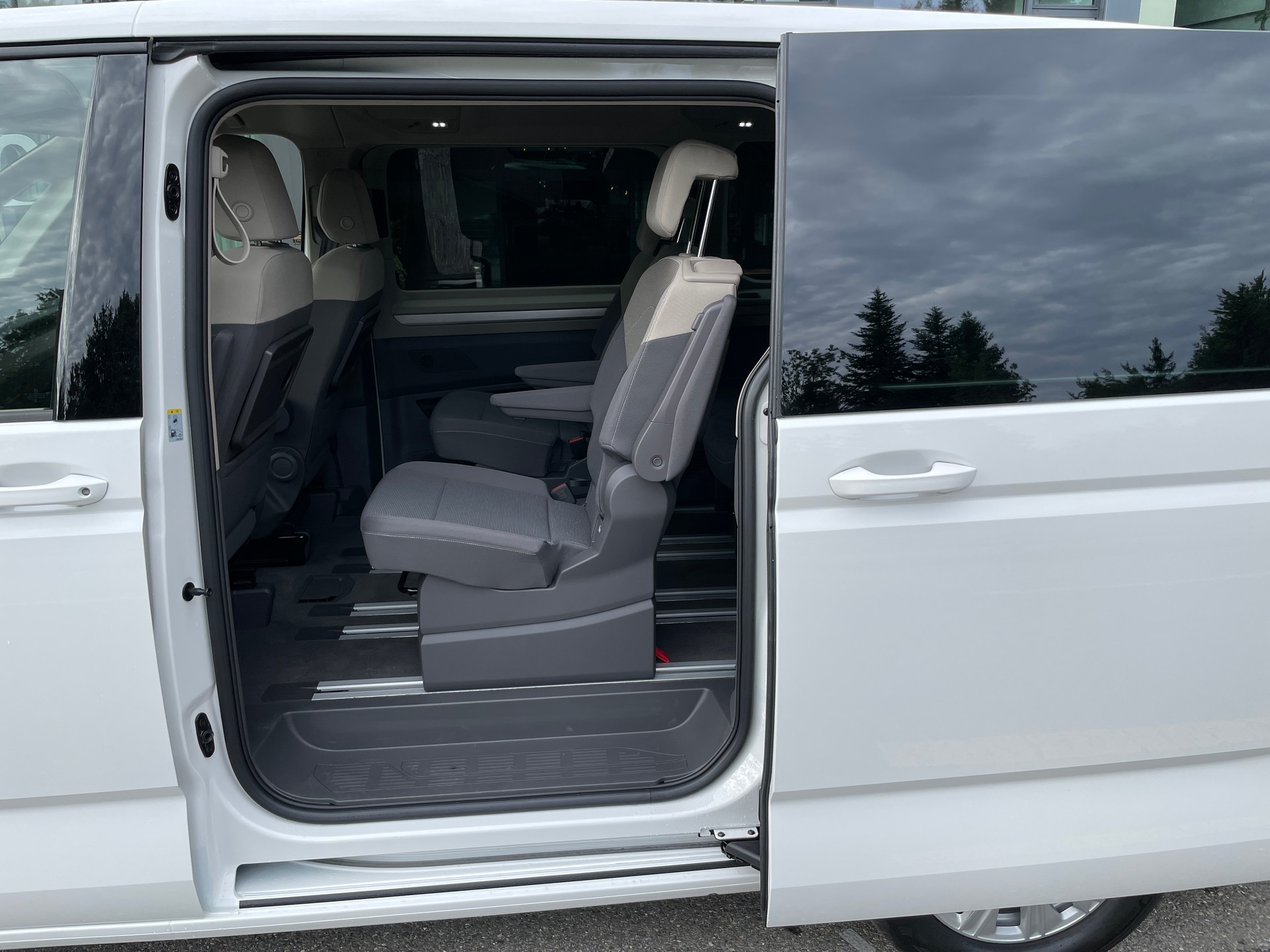 VW Multivan 1.5 eHybrid Life Lang 4Motion DSG, 7-Sitzer-image-19