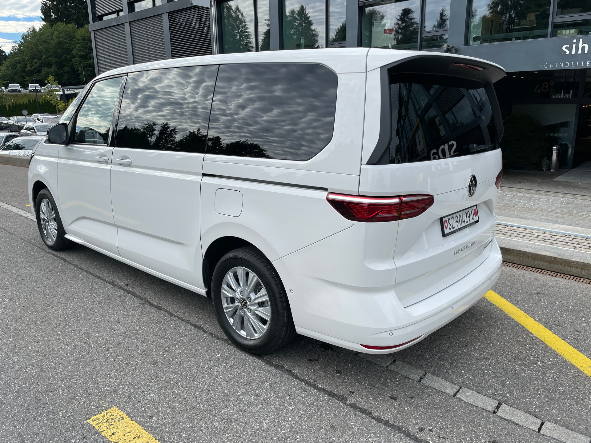 VW Multivan 1.5 eHybrid Life Lang 4Motion DSG, 7-Sitzer-image-13