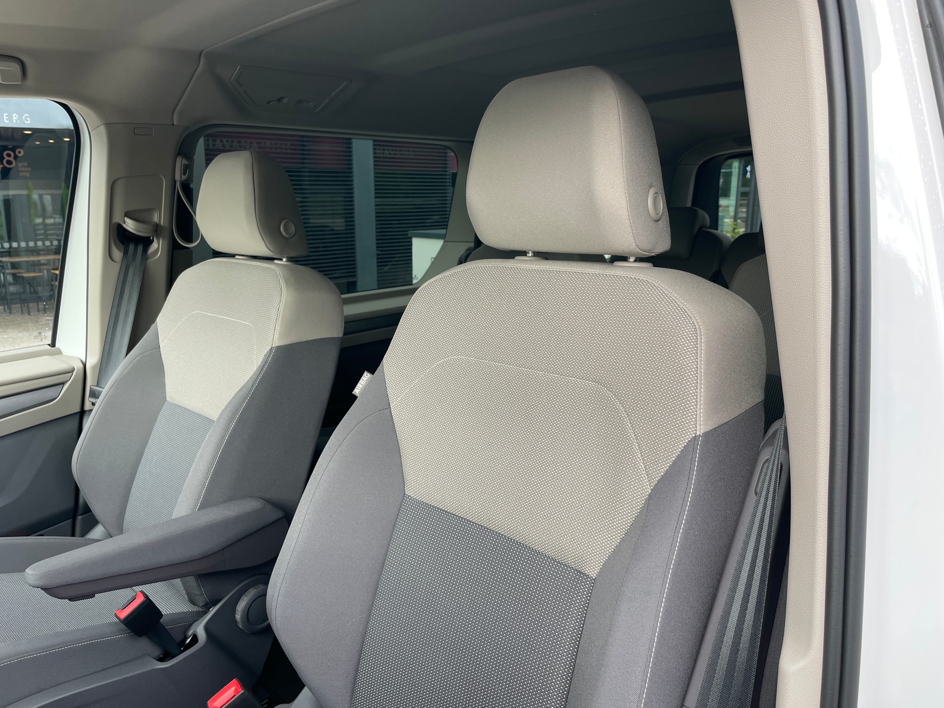 VW Multivan 1.5 eHybrid Life Lang 4Motion DSG, 7-Sitzer-image-18