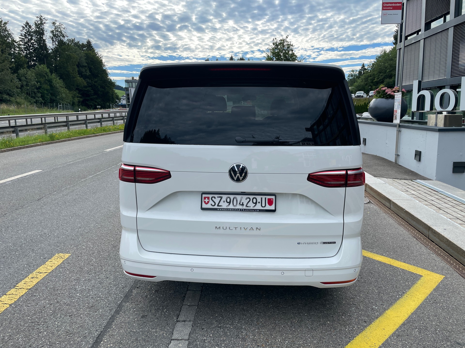VW Multivan 1.5 eHybrid Life Lang 4Motion DSG, 7-Sitzer-image-5