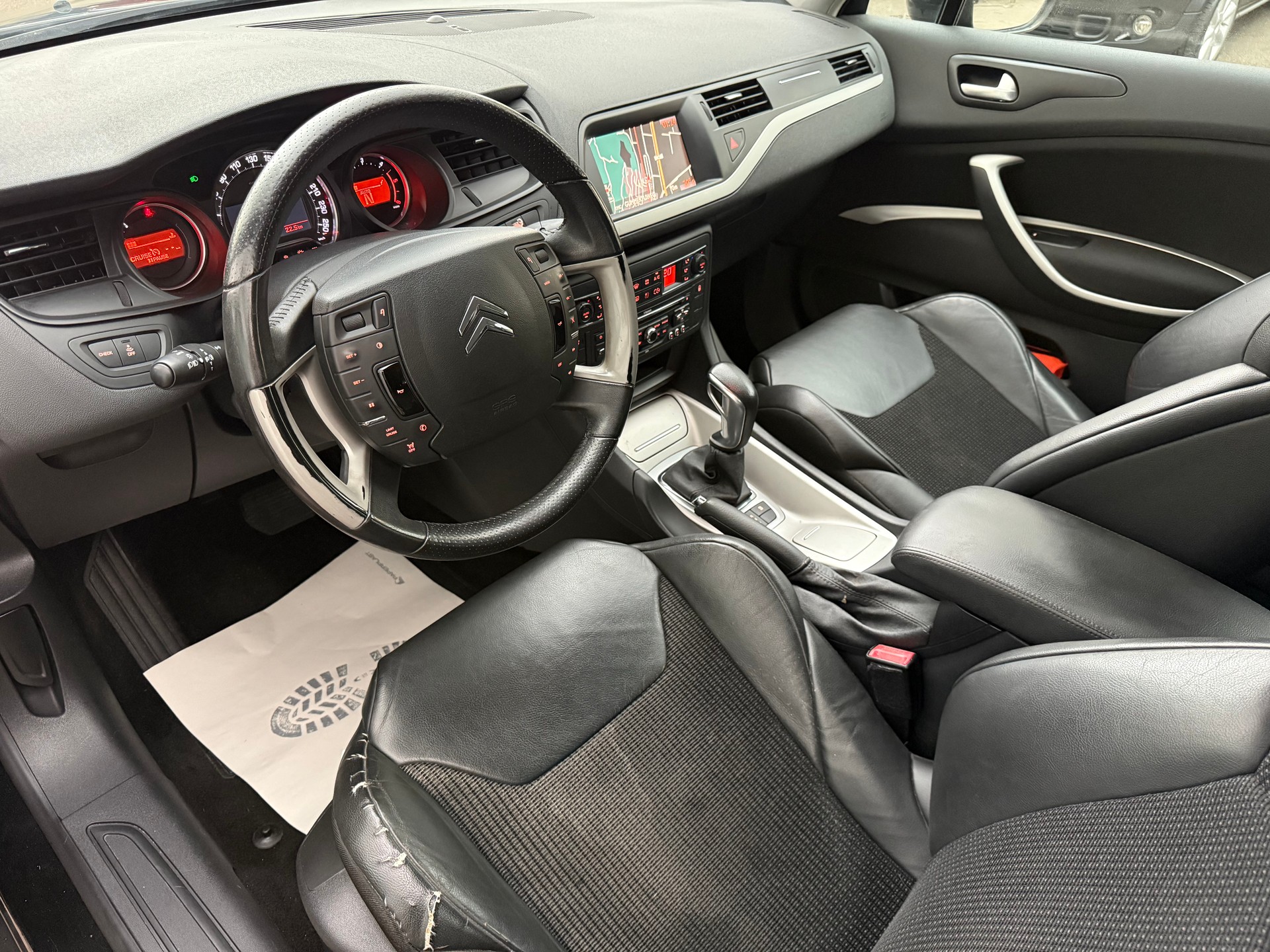 CITROEN C5 Tourer 1.6 e-HDi Attraction EGS6 || Frisch ab MFK-image-9