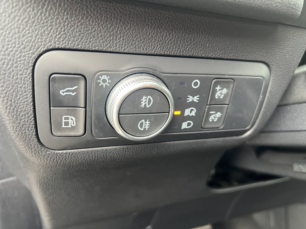FORD Kuga 2.5 Plug-in Hybrid ST-Line X-image-17
