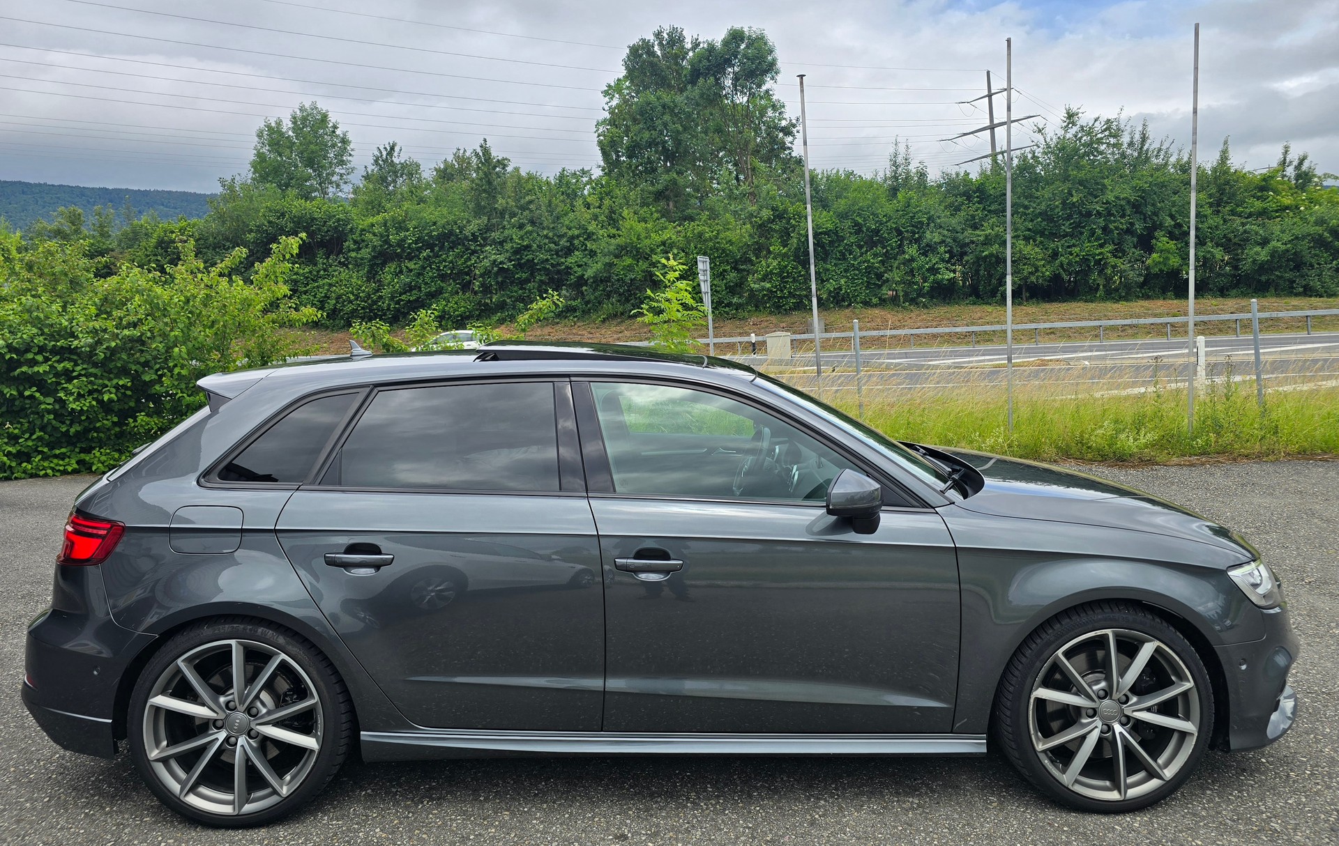AUDI S3 Sportback 2.0 TFSI quattro S-tronic-image-3