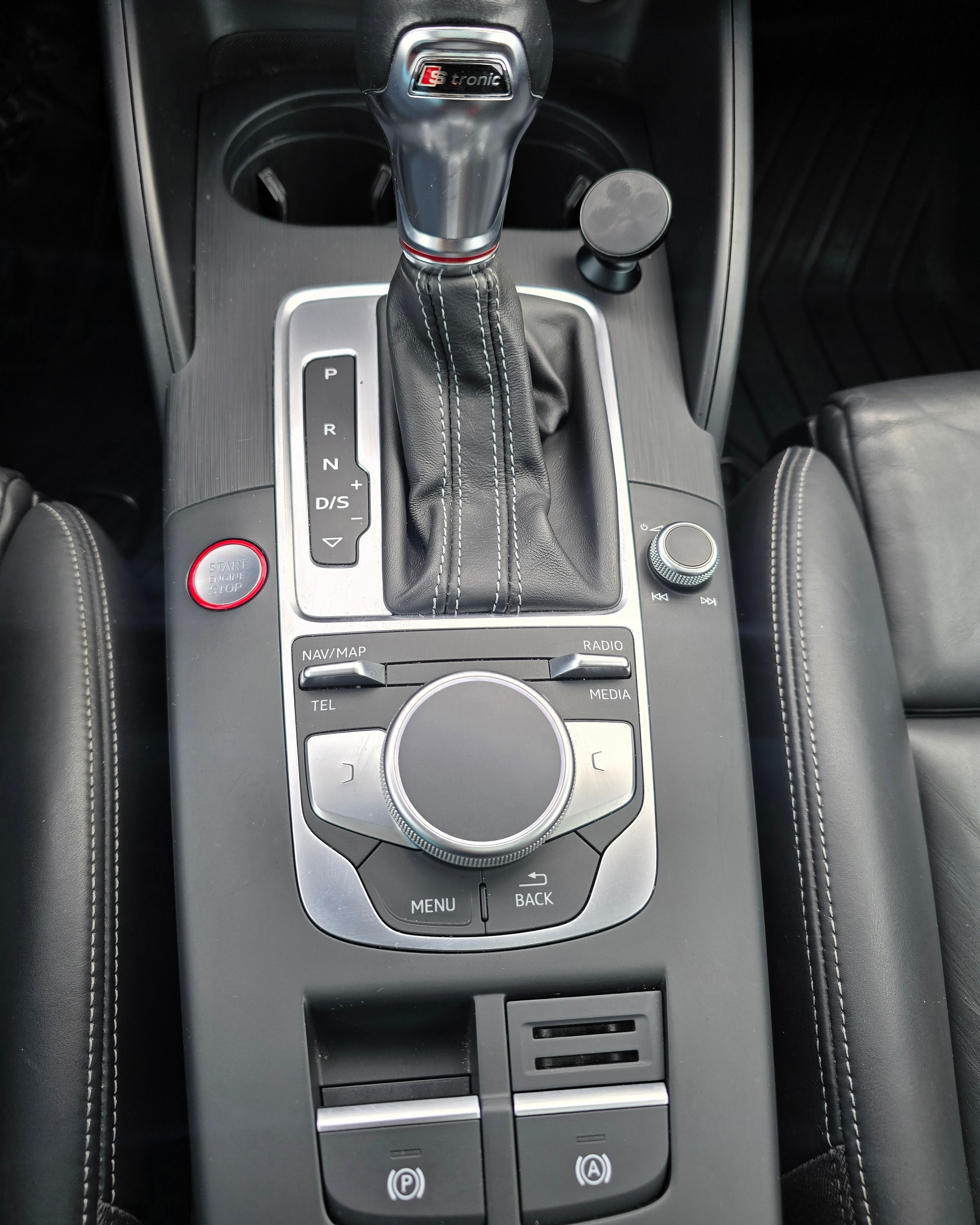 AUDI S3 Sportback 2.0 TFSI quattro S-tronic-image-11