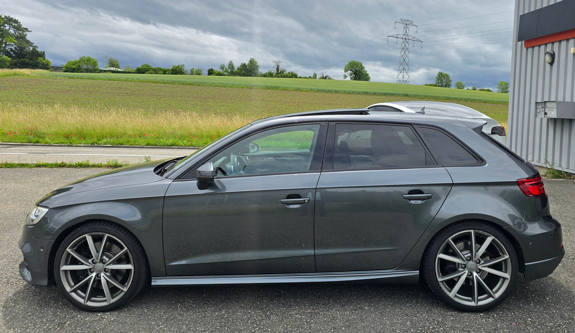 AUDI S3 Sportback 2.0 TFSI quattro S-tronic-image-4