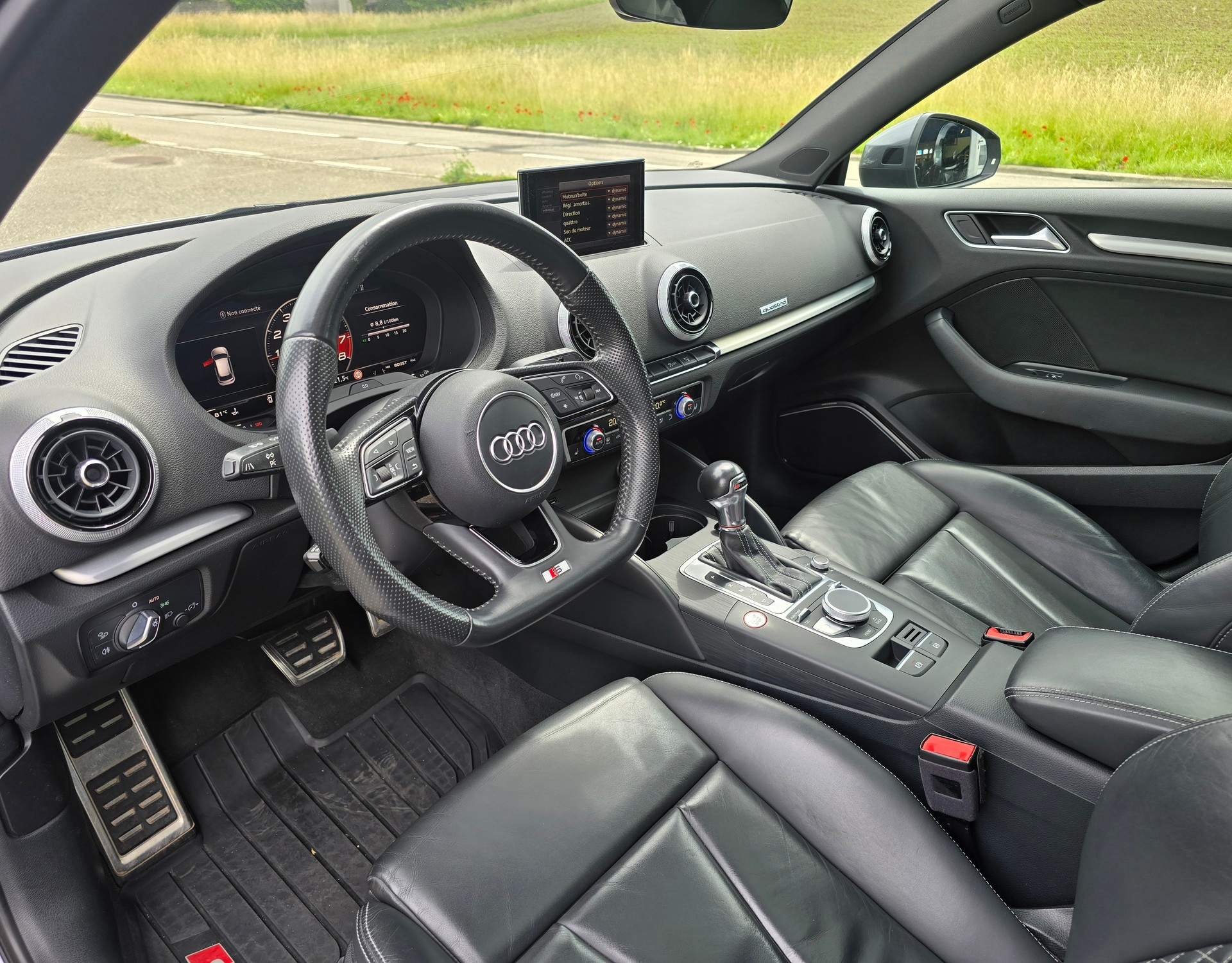 AUDI S3 Sportback 2.0 TFSI quattro S-tronic-image-8
