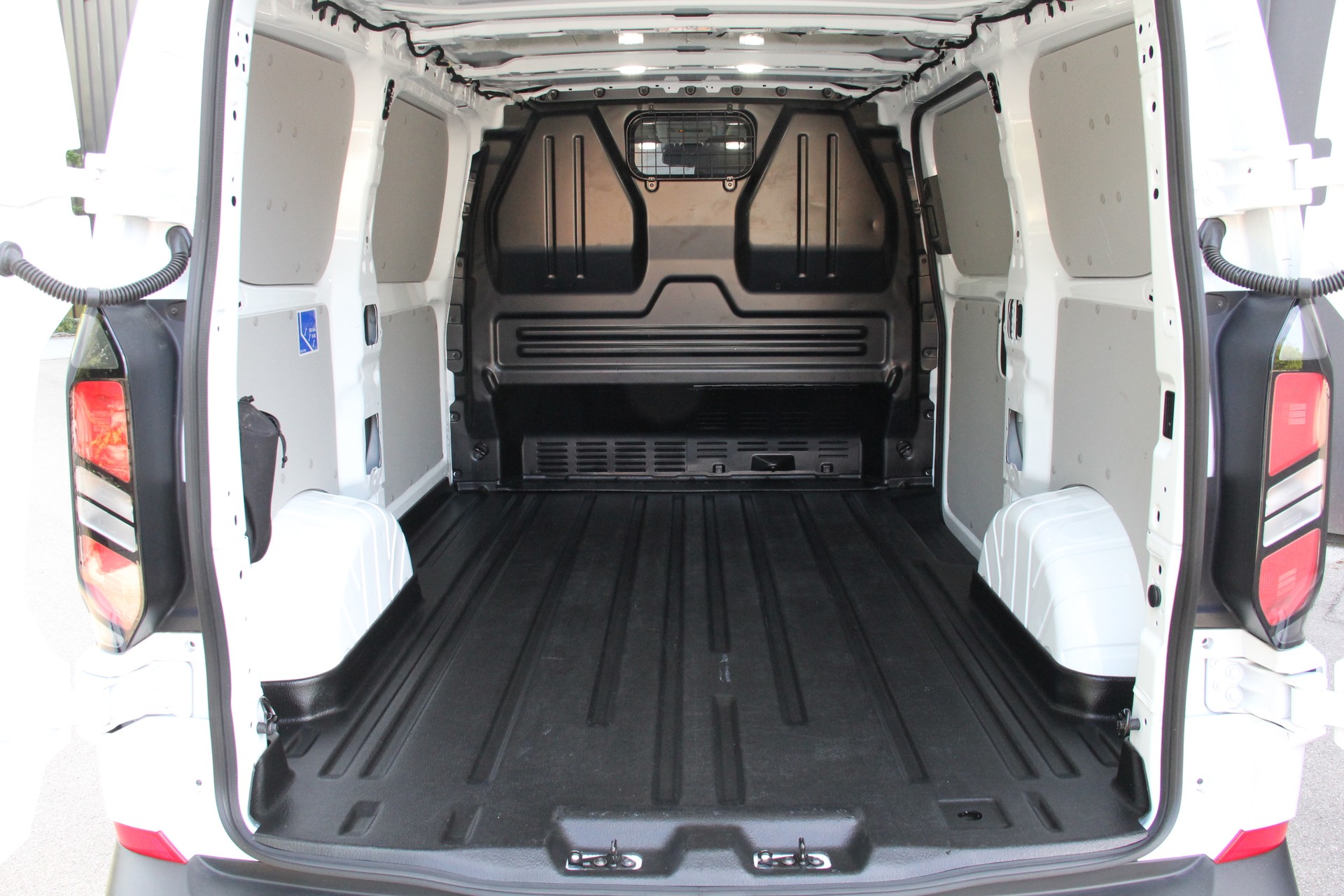 FORD Transit Custom Van 320 L1H1 Trend Automat 4x4 *RÜCKFAHRKAM.* AUTOMAT *ASSIST.-PAK.* 3-JAHRE-GARANTIE °°SOFORT-VERFÜGBAR°°-image-8
