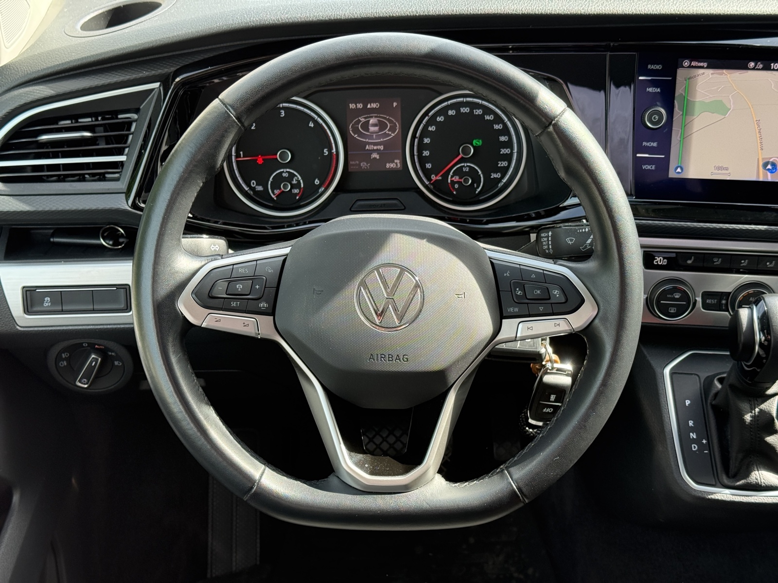 VW T6.1 California Beach Edition-image-9