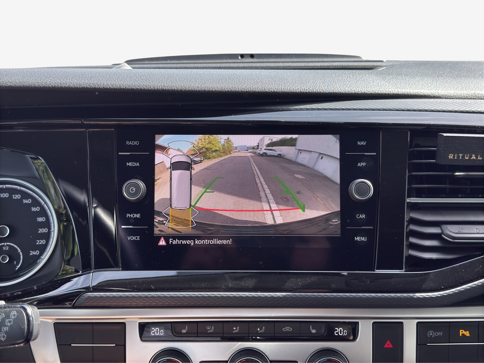 VW T6.1 California Beach Edition-image-14