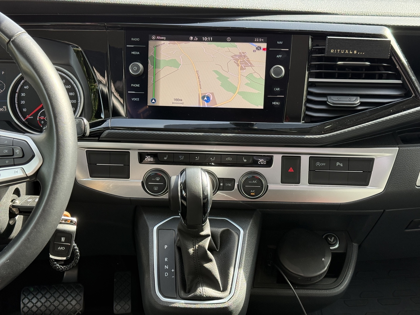 VW T6.1 California Beach Edition-image-10