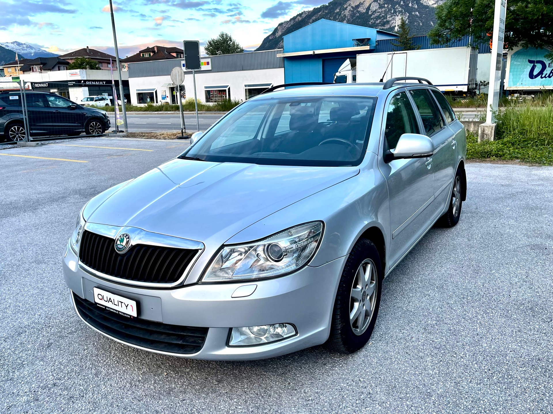 SKODA Octavia Combi 2.0 TDI Elegance-image-2