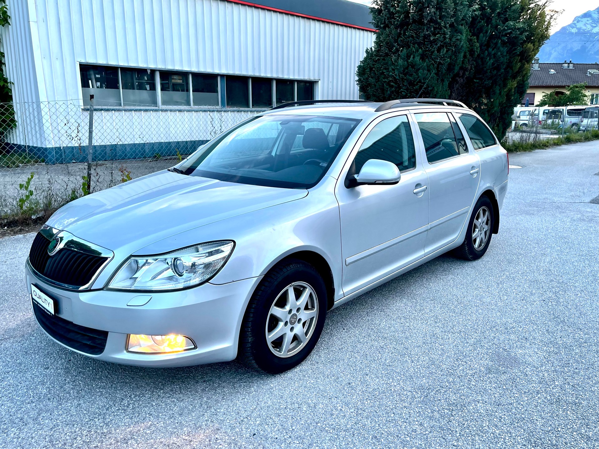 SKODA Octavia Combi 2.0 TDI Elegance-image-20