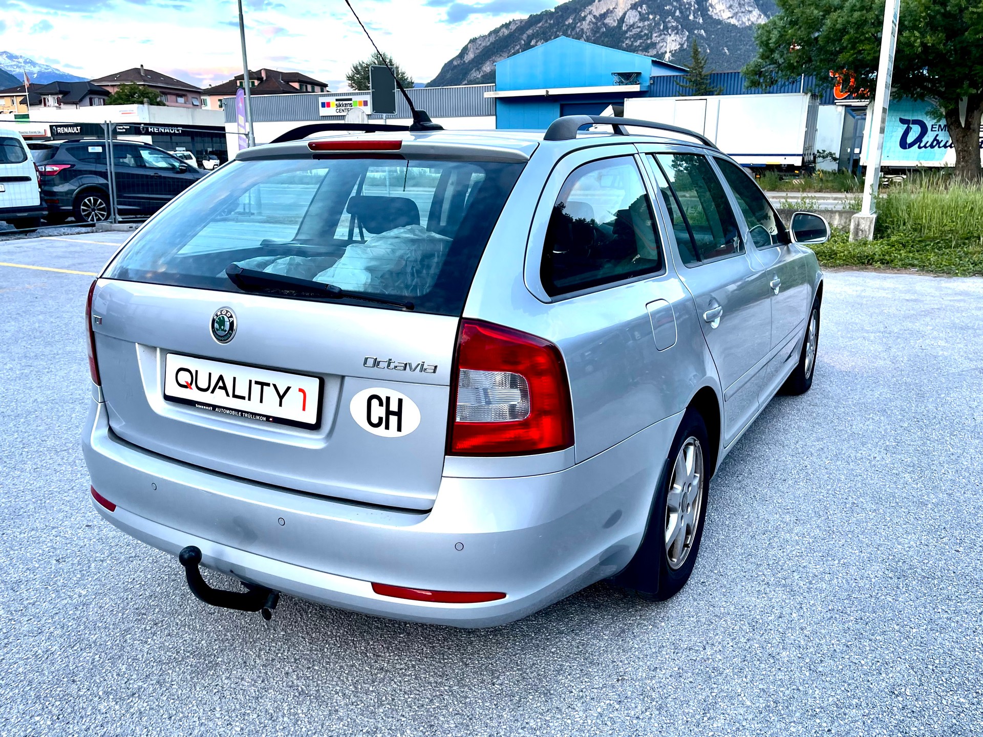 SKODA Octavia Combi 2.0 TDI Elegance-image-7