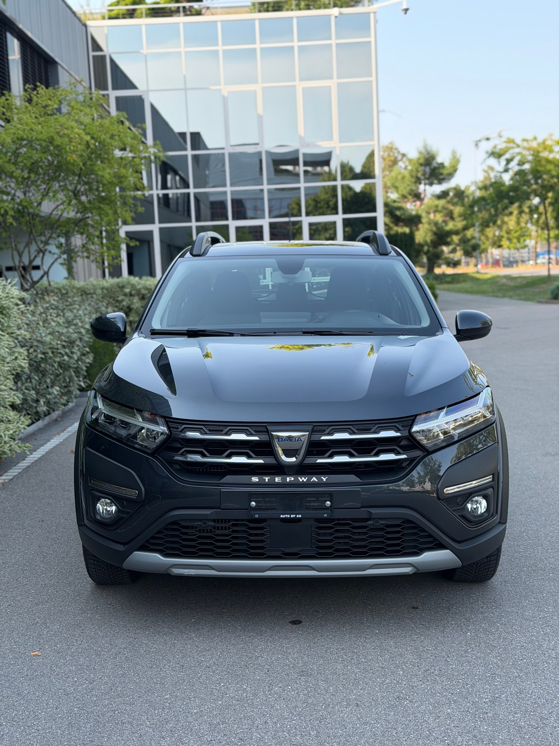 DACIA Sandero Stepway TCe 90 Comfort CVT-image-2