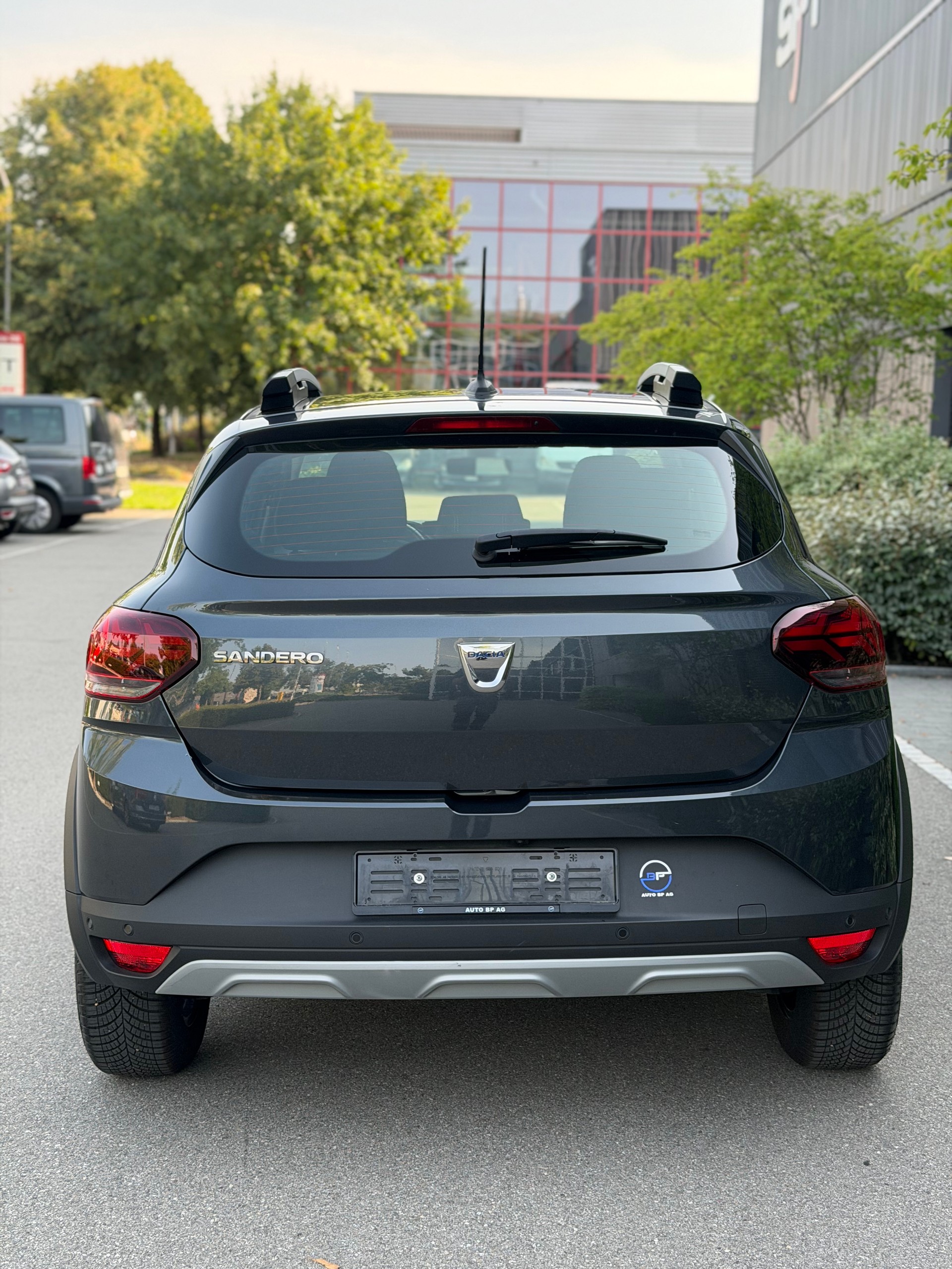 DACIA Sandero Stepway TCe 90 Comfort CVT-image-4