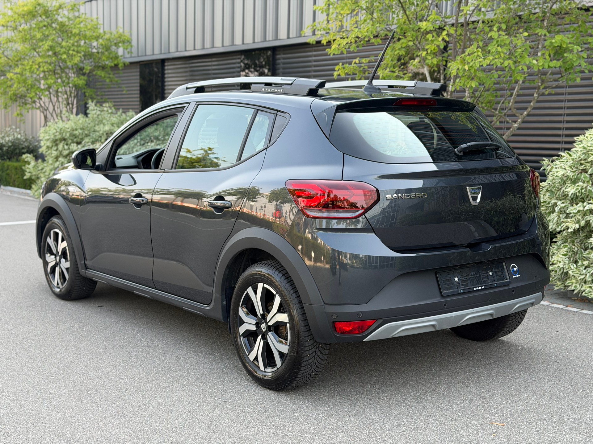 DACIA Sandero Stepway TCe 90 Comfort CVT-image-6