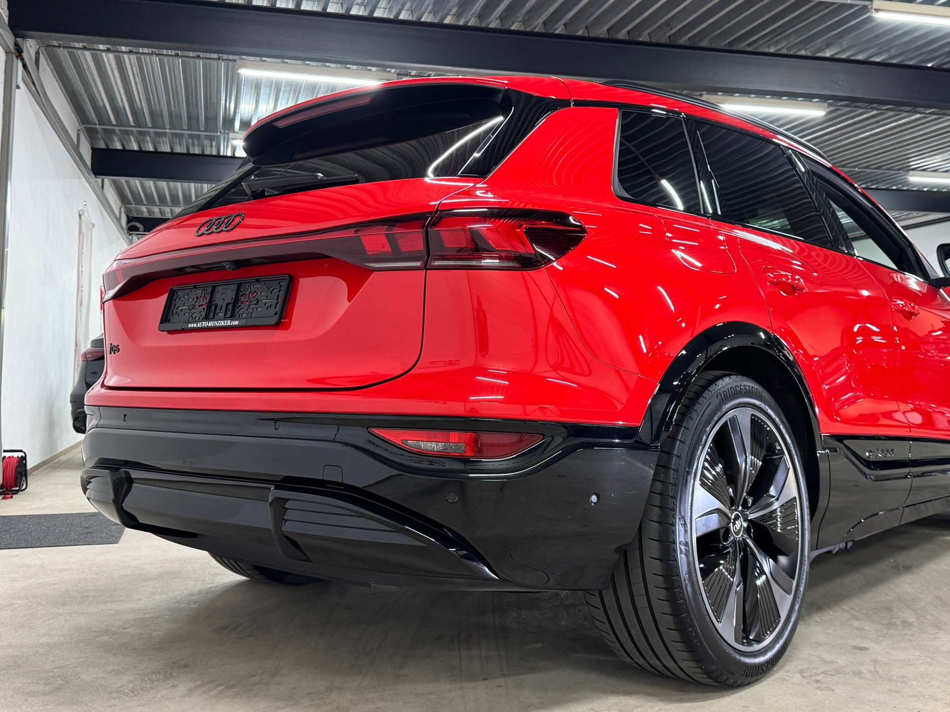 AUDI Q6 e-tron S-LINE quattro 388PS // CH-Fahrzeug // VOLL-Ausstattung-image-5