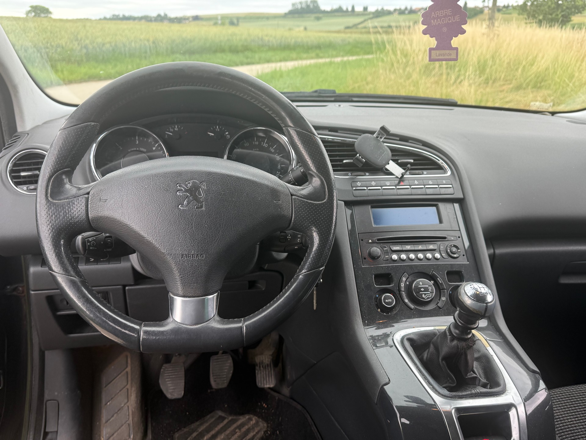 PEUGEOT 5008 2.0 HDI Allure-image-10