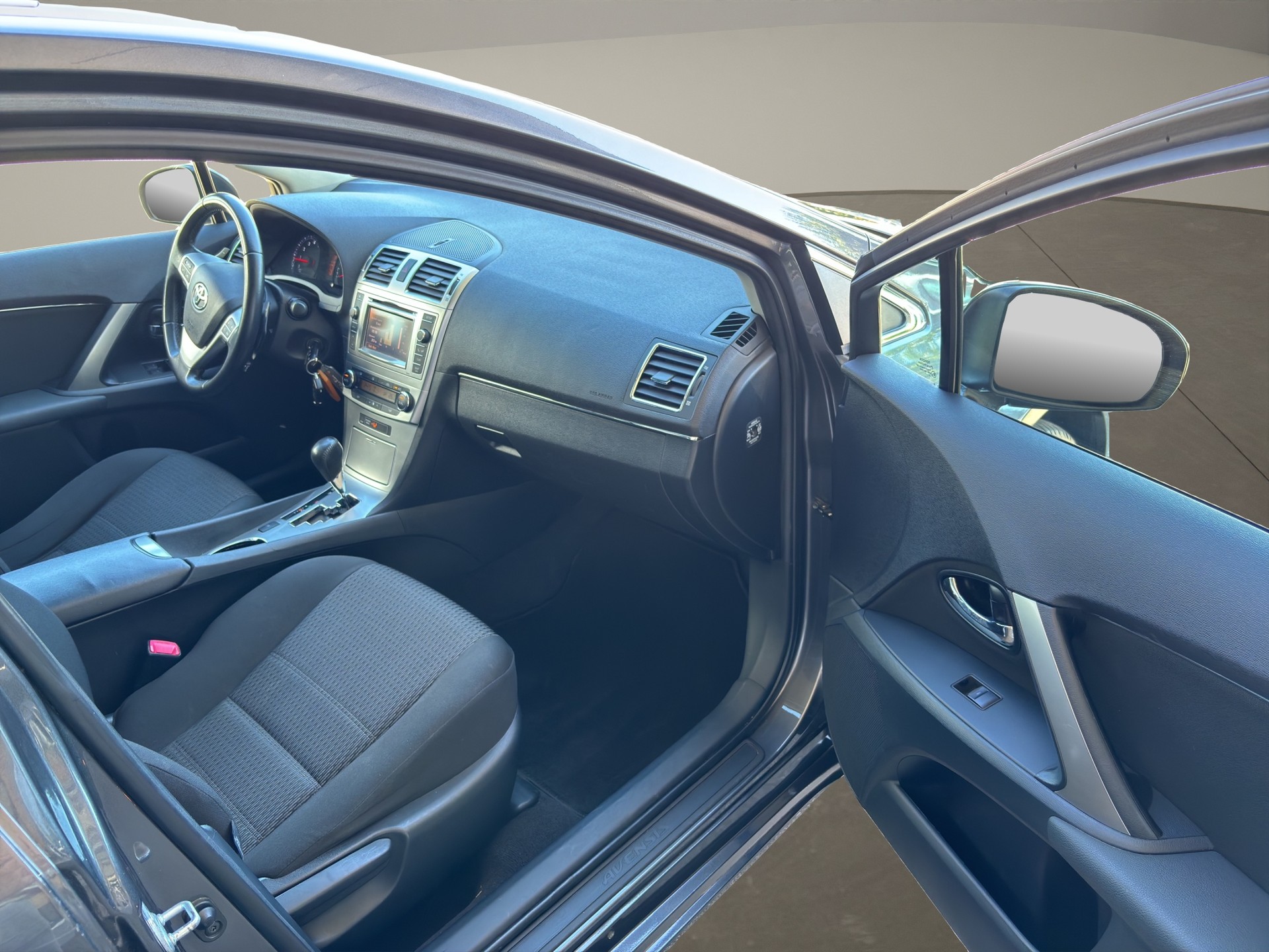 TOYOTA Avensis Sportswagon 2.0 Linea Luna Multidrive-image-17